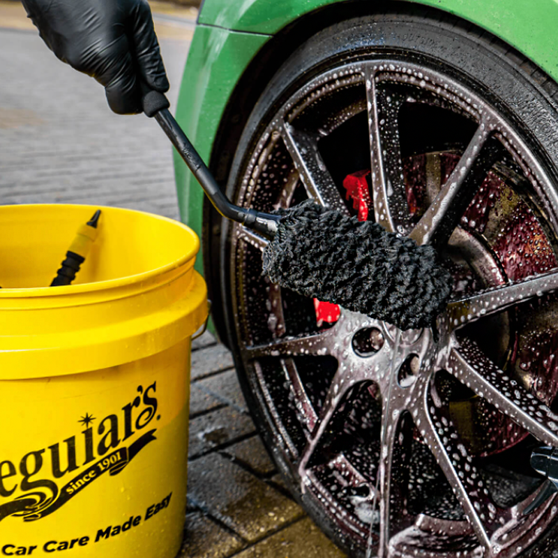 MEGUIAR'S CEPILLO DE LLANTAS CON ÁNGULO